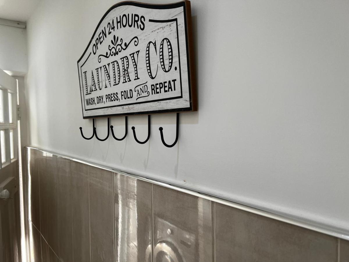 Stylish And Homey 3 Bedroom House With Free Parking & Wi-Fi Minworth Buitenkant foto
