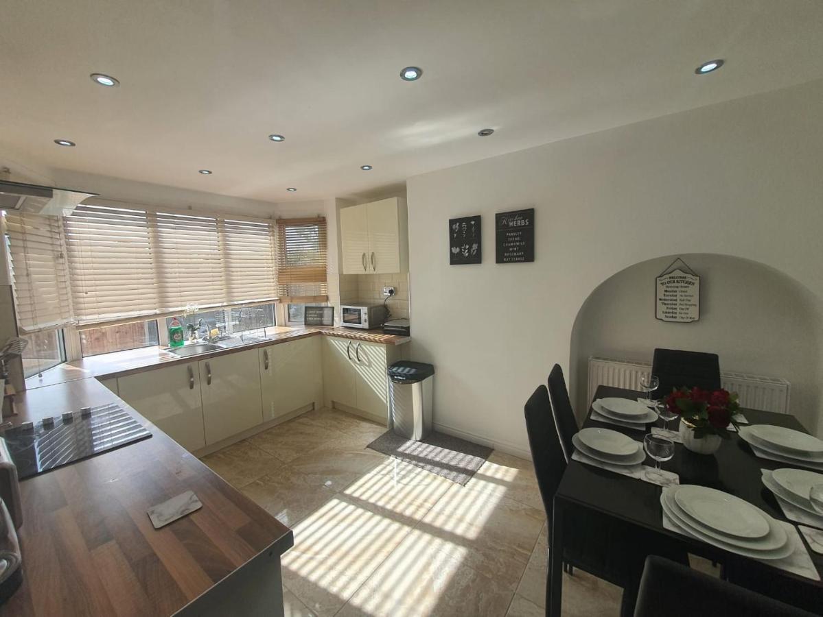 Stylish And Homey 3 Bedroom House With Free Parking & Wi-Fi Minworth Buitenkant foto
