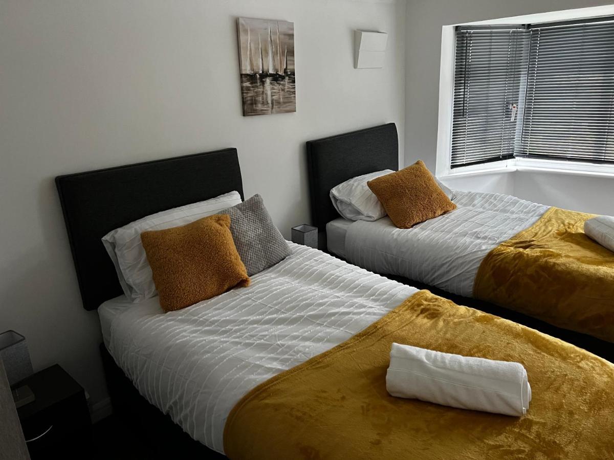 Stylish And Homey 3 Bedroom House With Free Parking & Wi-Fi Minworth Buitenkant foto