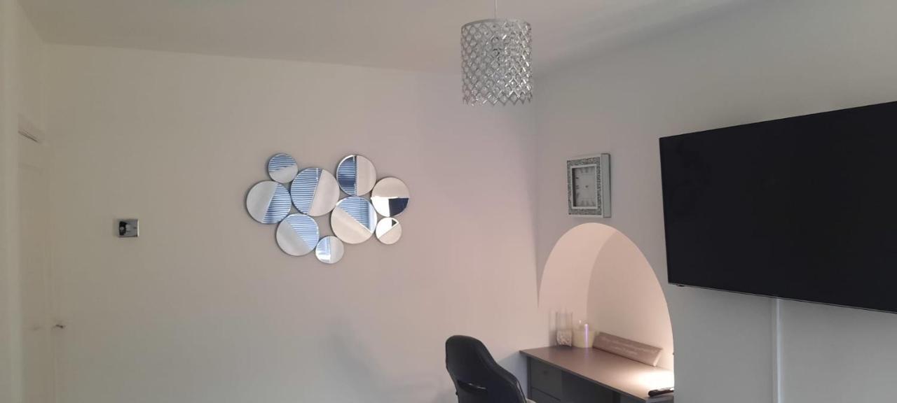 Stylish And Homey 3 Bedroom House With Free Parking & Wi-Fi Minworth Buitenkant foto